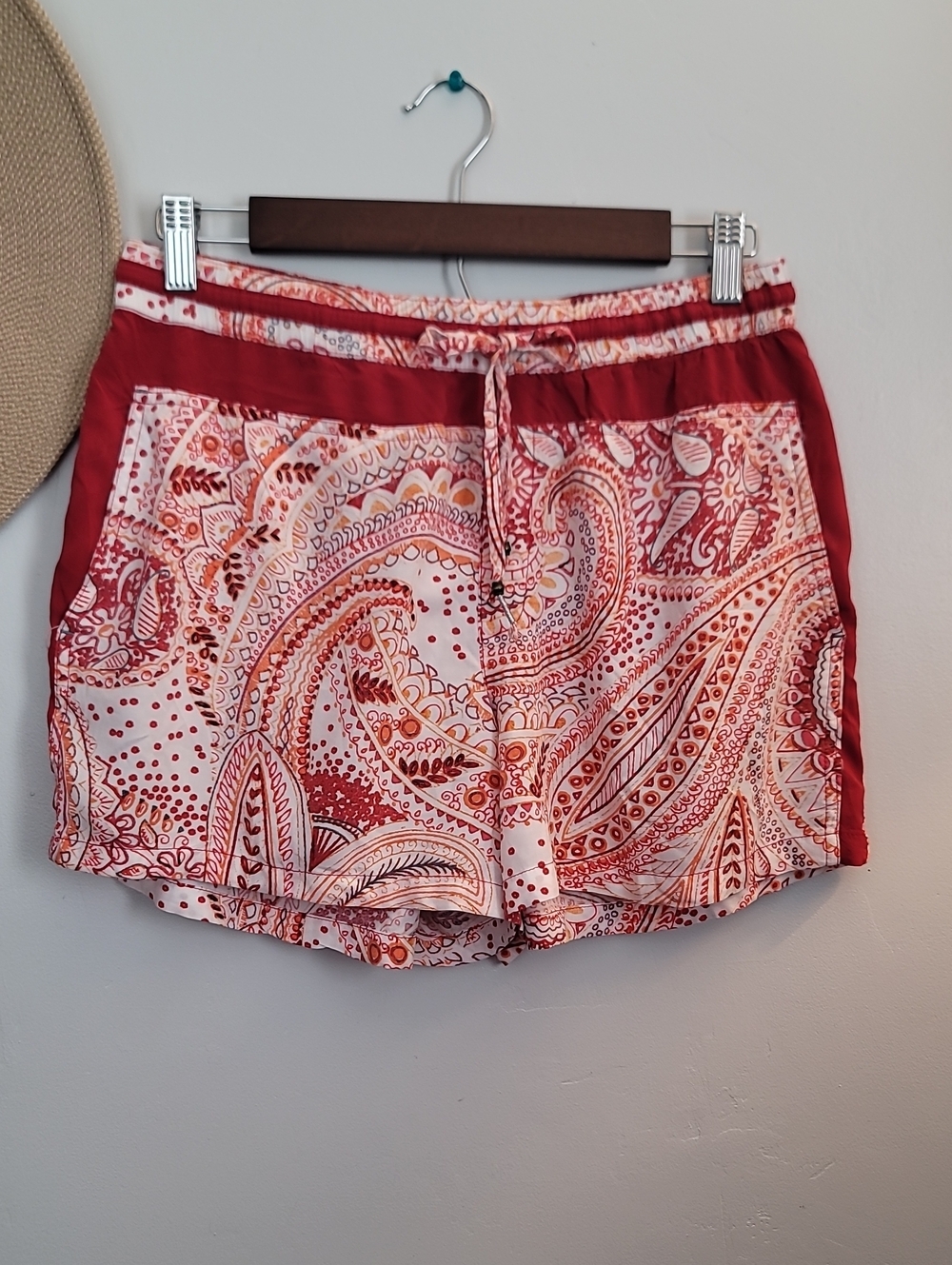 HEI HEI Printed Dark Red Paisley Athletic Shorts with Drawstring Waist Size Sm